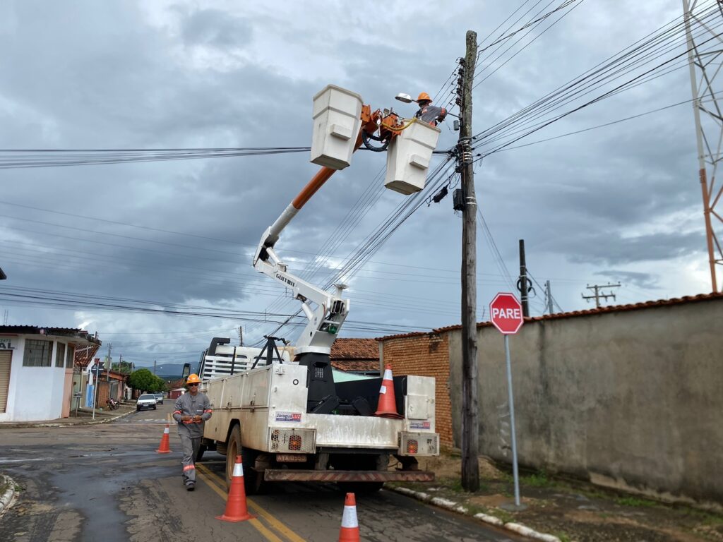 Troca de lâmpadas em Jaraguá continua